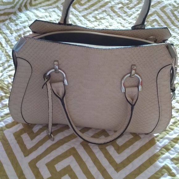 Purse - Picture 2 of 4